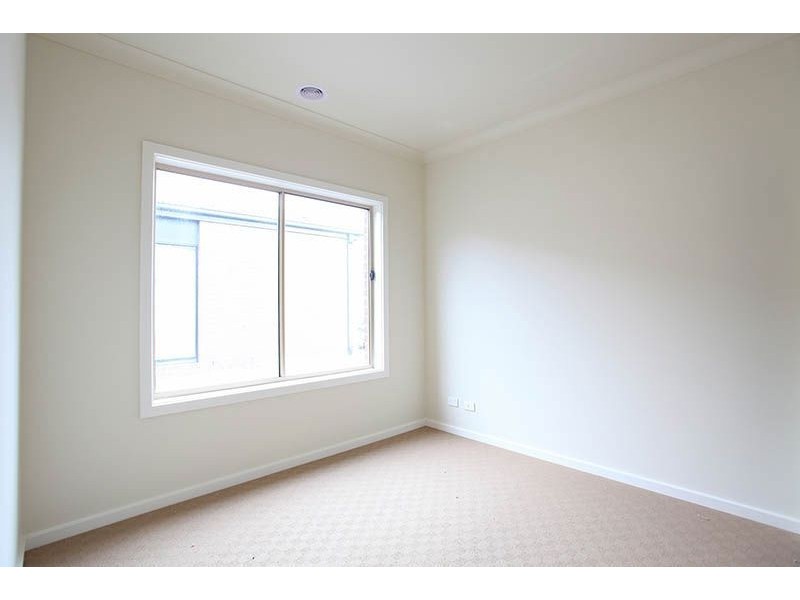 15 bluehill way, Epping VIC 3076