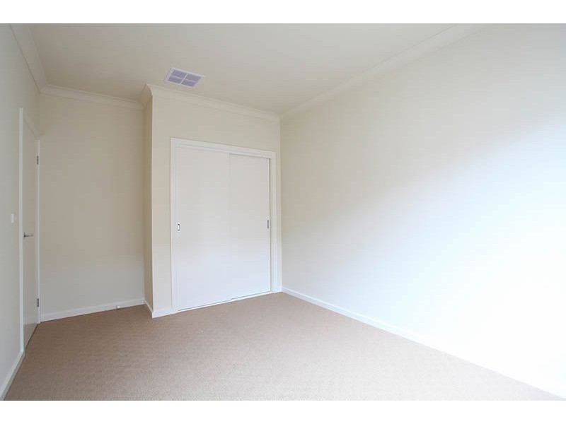 15 bluehill way, Epping VIC 3076