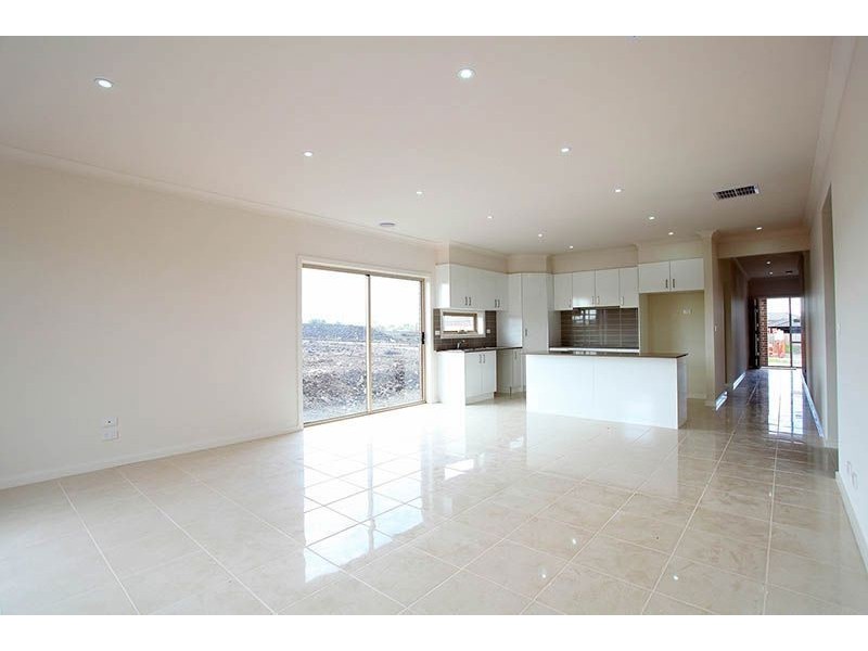 15 bluehill way, Epping VIC 3076