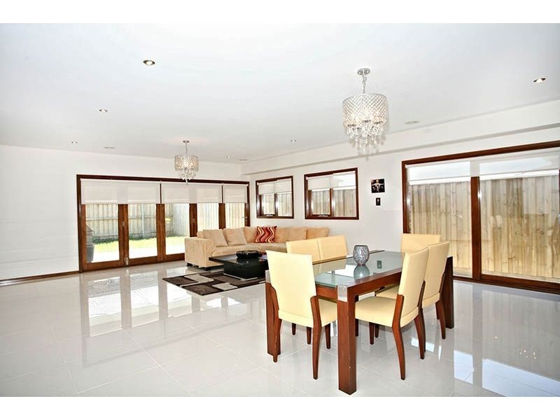 8 Ardenal Crescent, Lalor VIC 3075