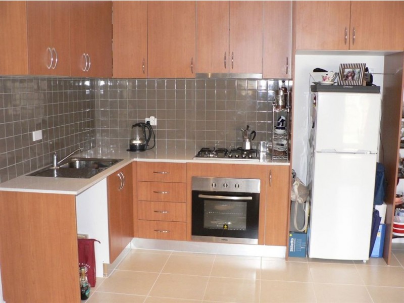 2/134 Alexander Avenue, Thomastown VIC 3074