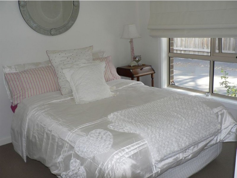 2/134 Alexander Avenue, Thomastown VIC 3074