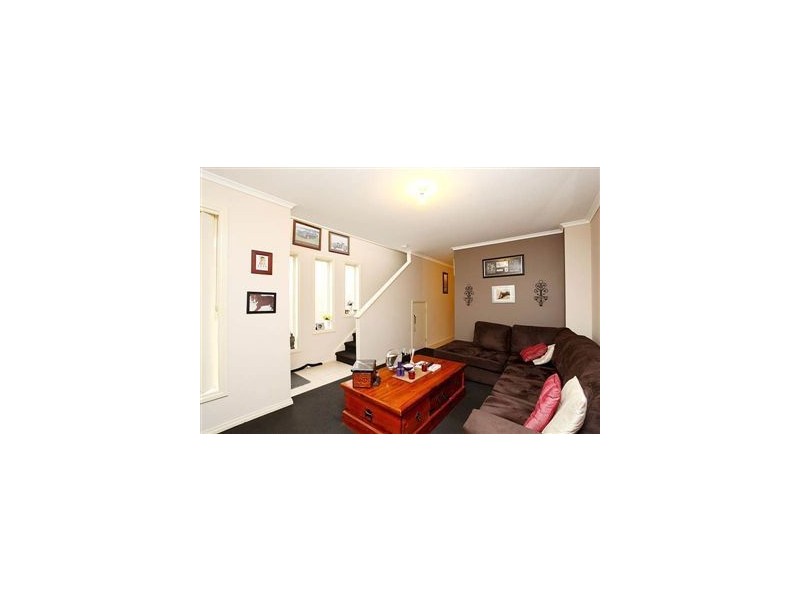 12/90 Edgars Rd, Thomastown VIC 3074