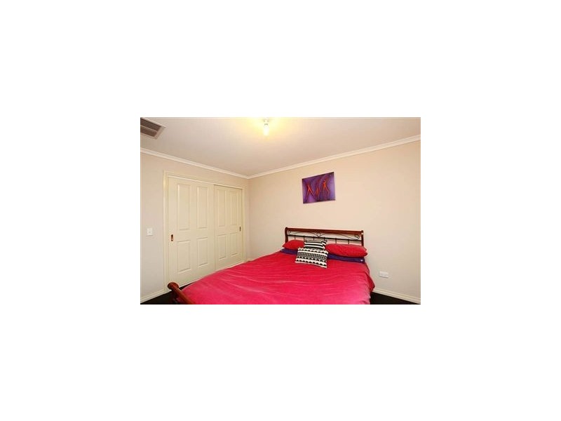 12/90 Edgars Rd, Thomastown VIC 3074