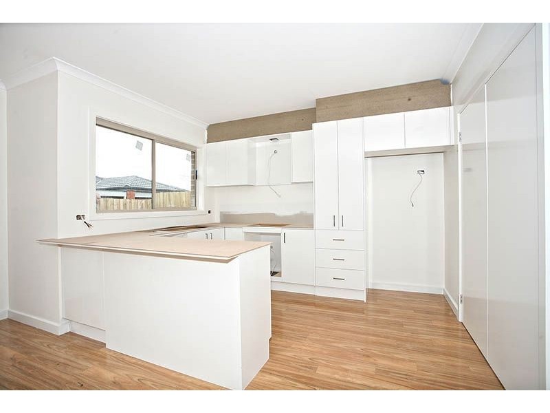 8 Garth Place, Epping VIC 3076