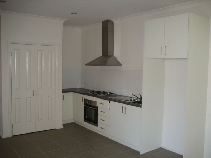 3/2 Hamilton Court, Lalor VIC 3075