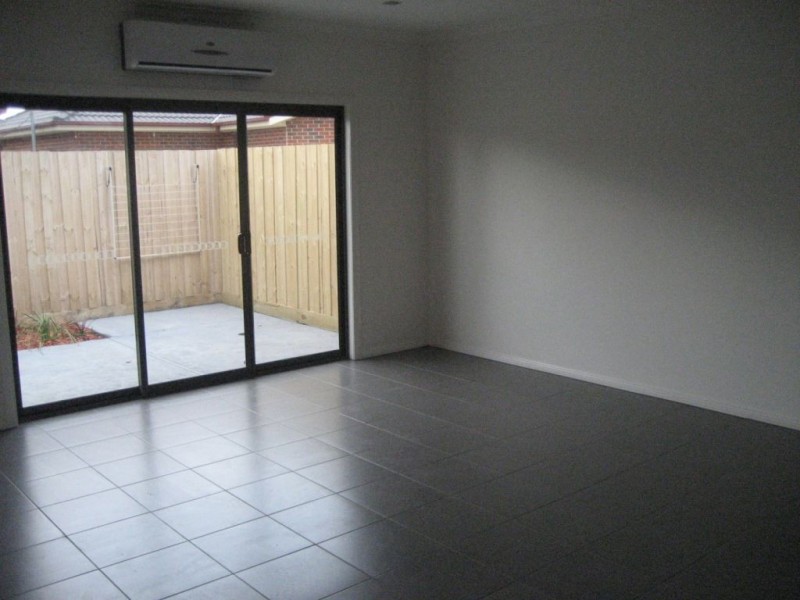 2/2 Currajong Street, Thomastown VIC 3074