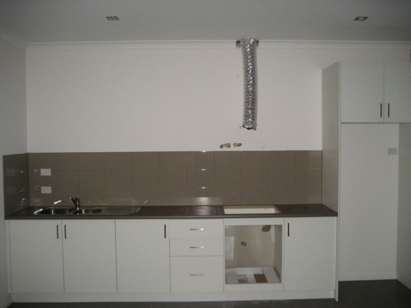 2/2 Currajong Street, Thomastown VIC 3074