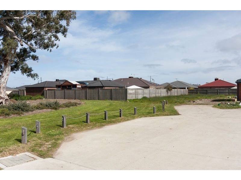 18 Cootamundra Drive, Doreen VIC 3754