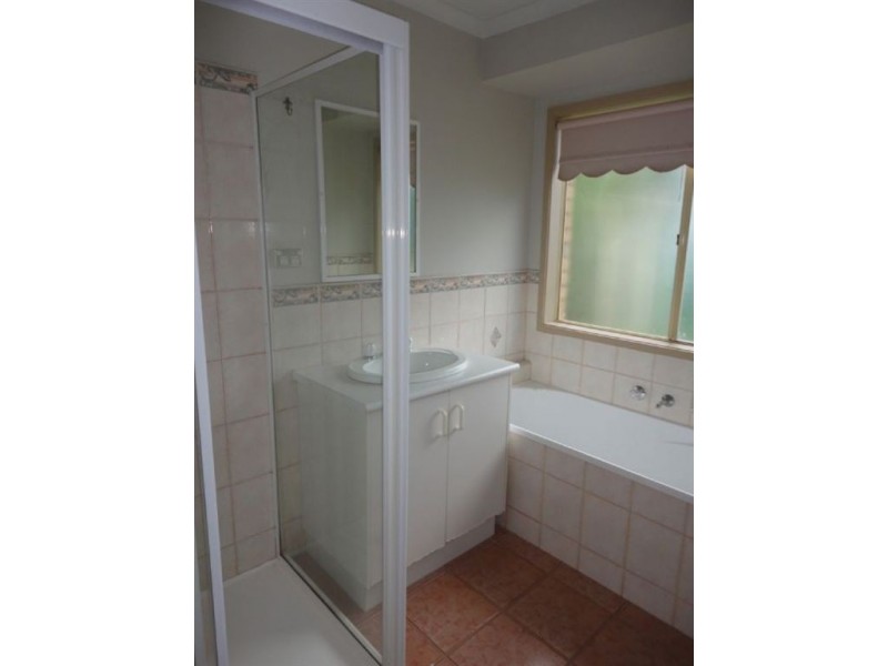 5 Parnell Court, Roxburgh Park VIC 3064