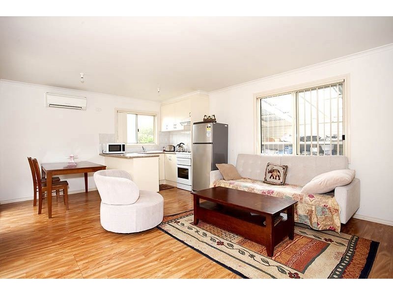 21 Pandora Avenue, Thomastown VIC 3074