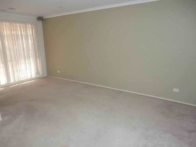 5 Parnell Court, Roxburgh Park VIC 3064