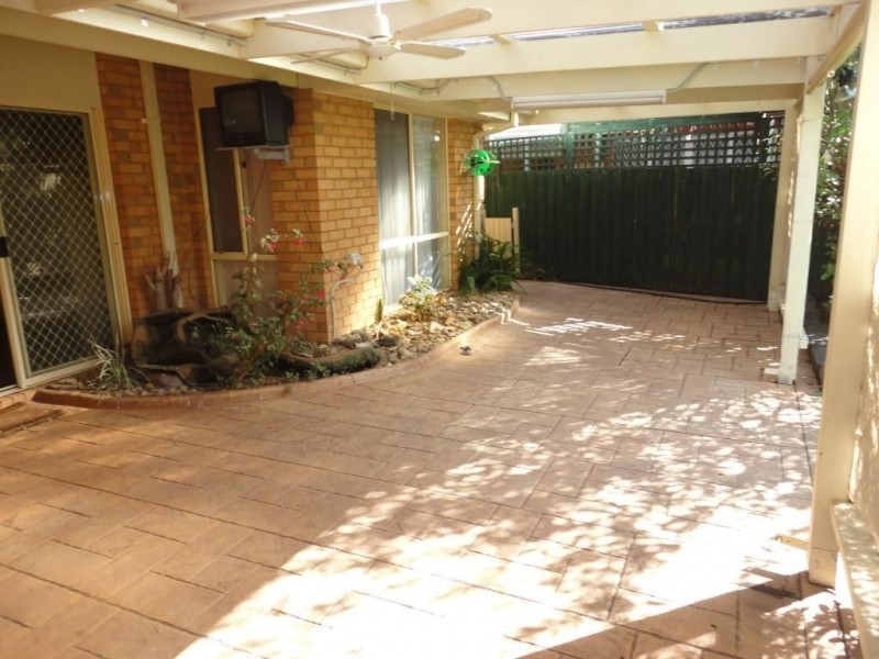 5 Parnell Court, Roxburgh Park VIC 3064