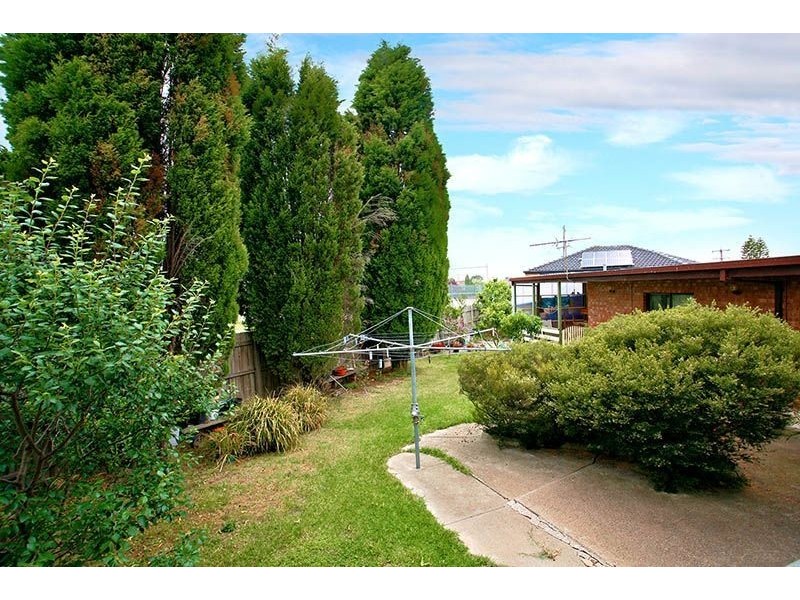 4 Avenel Court, Thomastown VIC 3074