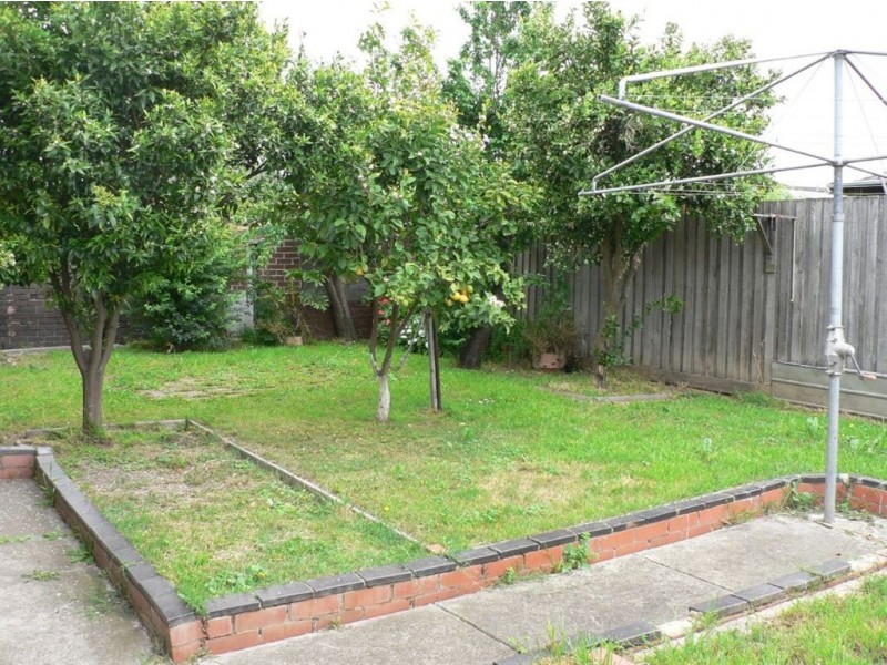 8 Chifley Street, Lalor VIC 3075