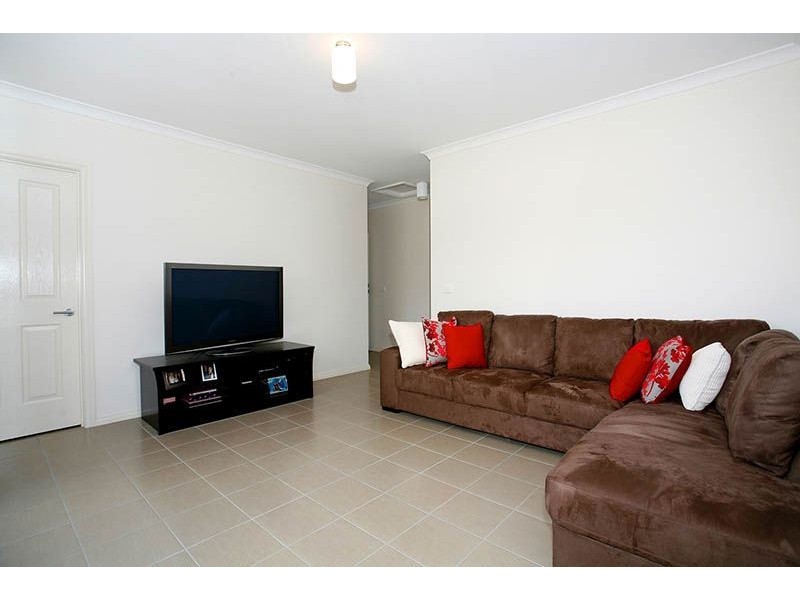 33 Dickens Street, Lalor VIC 3075