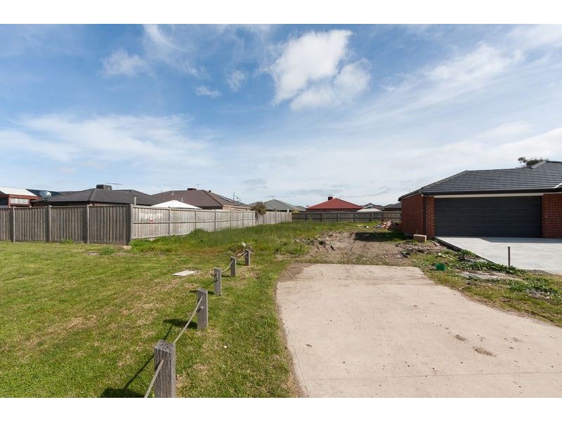 18 Cootamundra Drive, Doreen VIC 3754