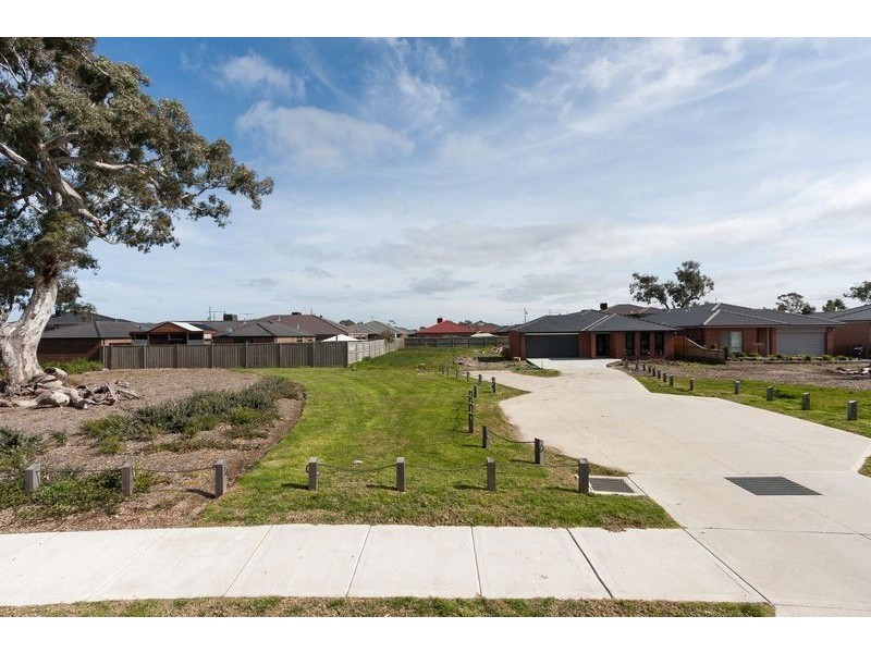 18 Cootamundra Drive, Doreen VIC 3754