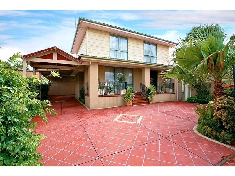 2 Pinewood Drive, Thomastown VIC 3074