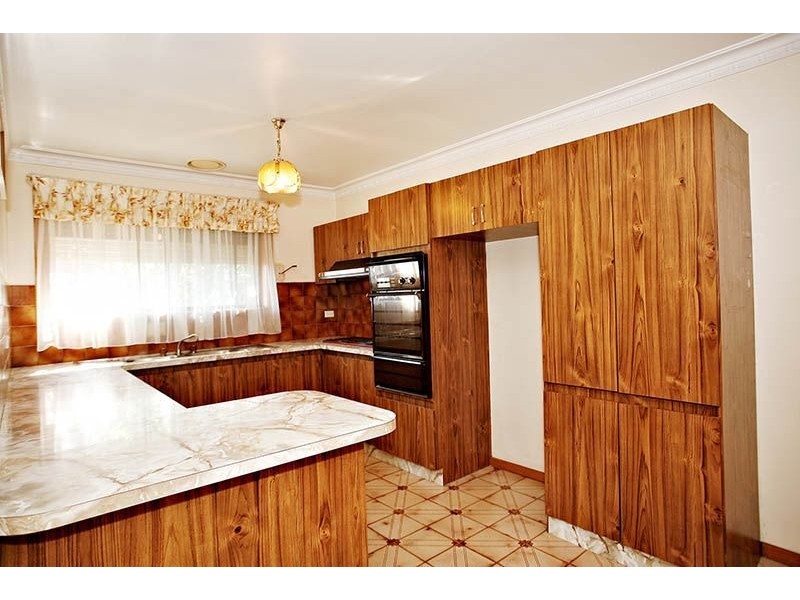 1 Greenstone Court, Thomastown VIC 3074