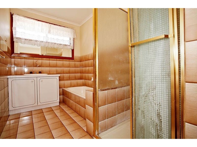 1 Greenstone Court, Thomastown VIC 3074