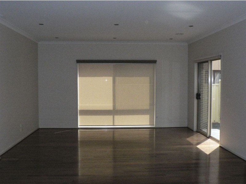 19 Viewgrand Boulevard, Epping VIC 3076