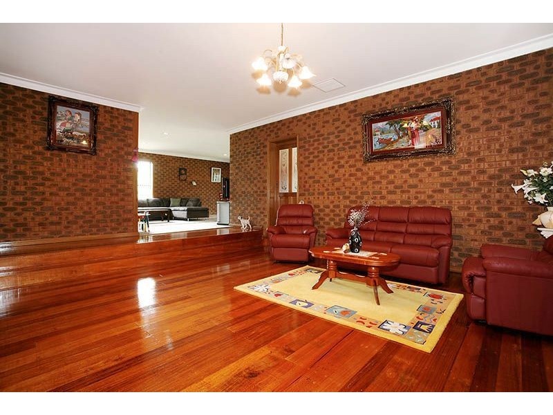 87 Carrington Boulevard, Thomastown VIC 3074