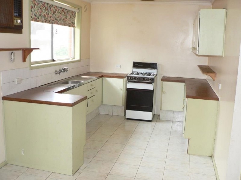 6 Brownlow Crescent, Epping VIC 3076