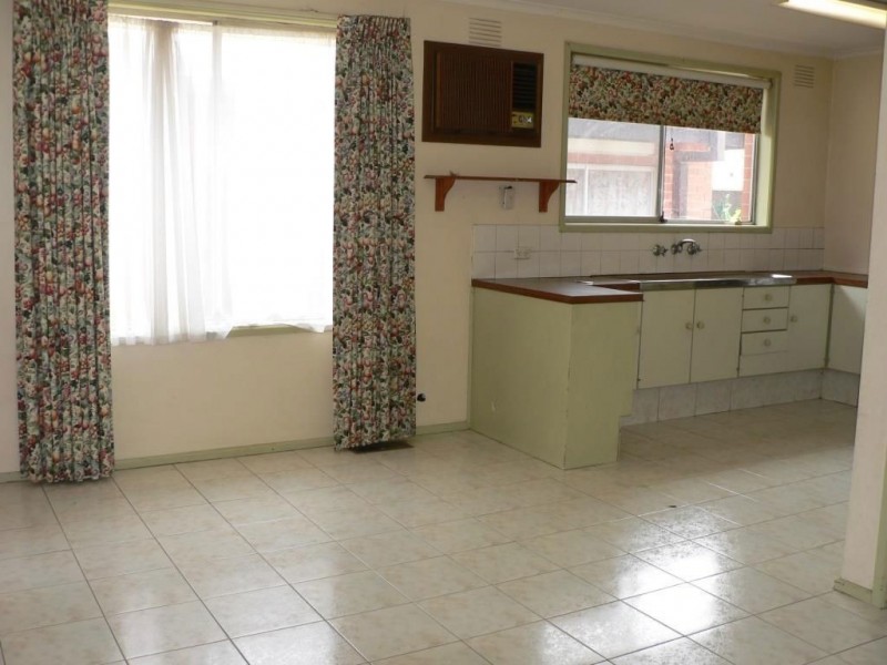 6 Brownlow Crescent, Epping VIC 3076