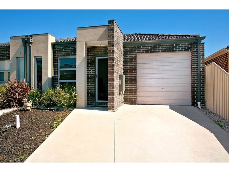 1/1 Farmhouse Boulevard, Epping VIC 3076