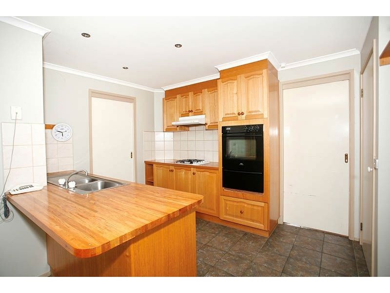 5 Parnell Court, Roxburgh Park VIC 3064