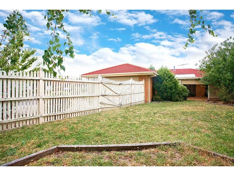 5 Parnell Court, Roxburgh Park VIC 3064