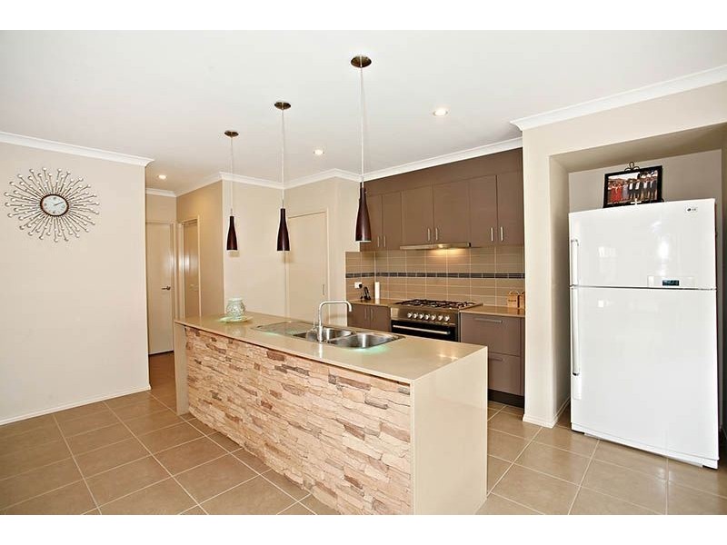 30 Moffat Drive, Lalor VIC 3075