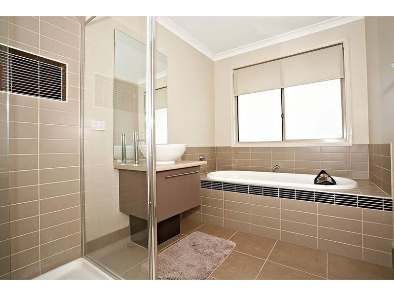 30 Moffat Drive, Lalor VIC 3075