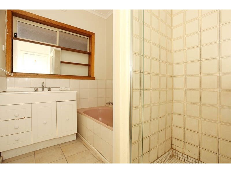 1/96-98 Heyington Avenue, Thomastown VIC 3074