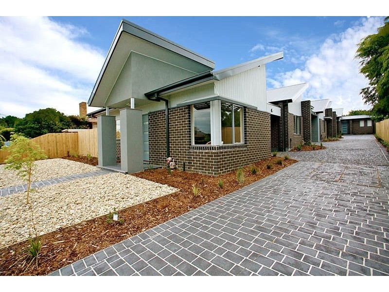 2/88 Purinuan Road, Reservoir VIC 3073