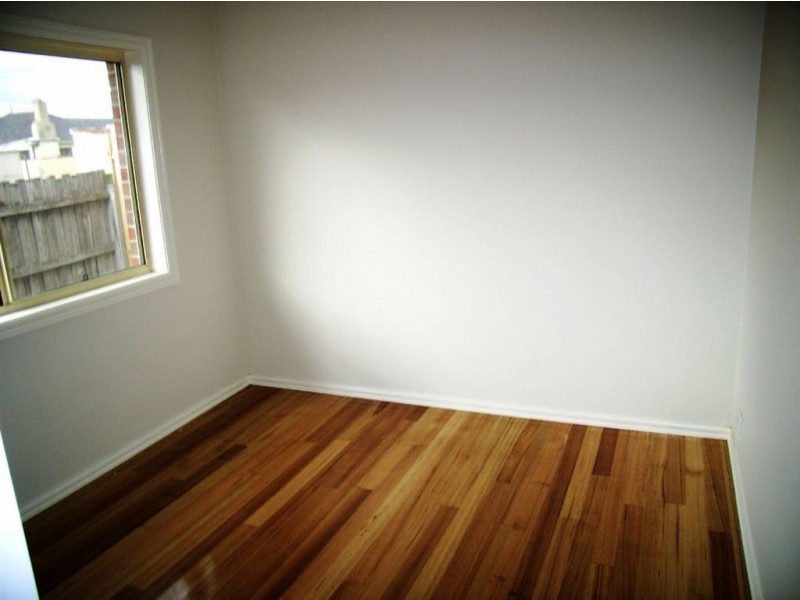 2/15 Highlands Road, Thomastown VIC 3074