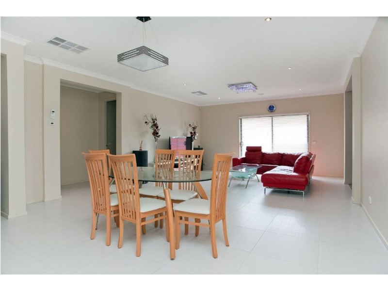 27 Quartz Grove, Epping VIC 3076