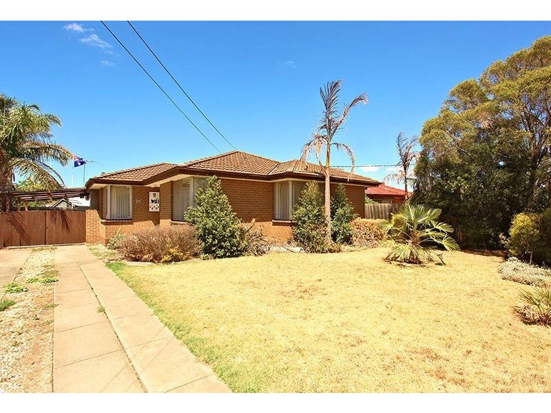 11 Kemp Avenue, Thomastown VIC 3074