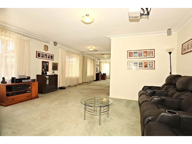 11 Kemp Avenue, Thomastown VIC 3074