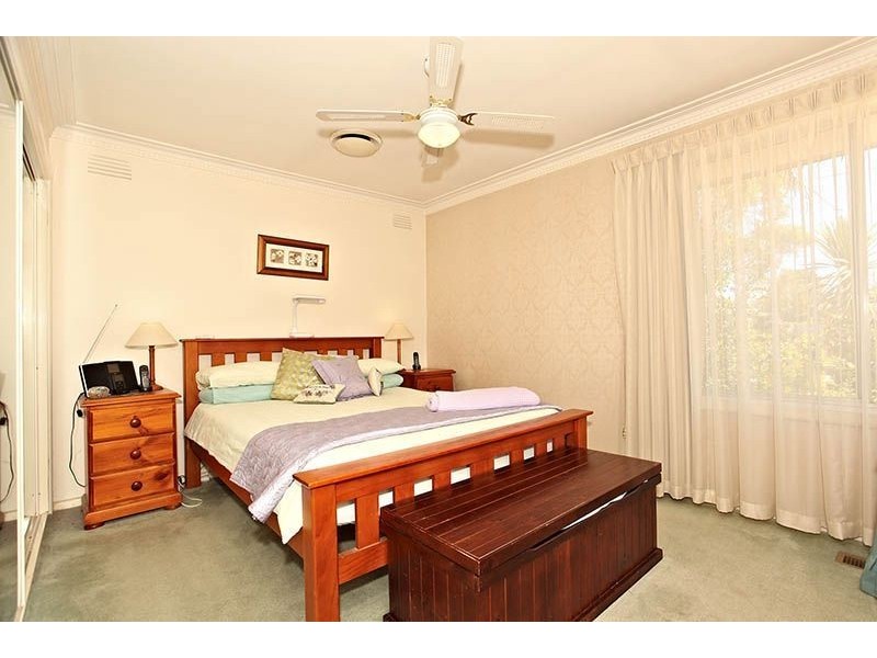 11 Kemp Avenue, Thomastown VIC 3074