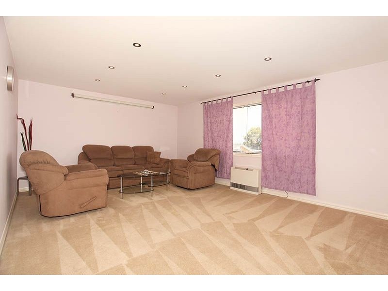 12 Luzon Court, Lalor VIC 3075