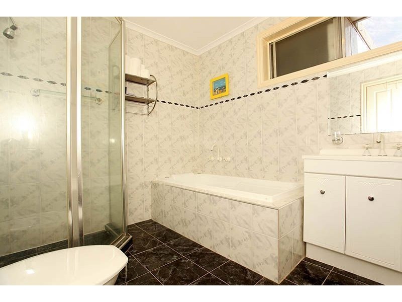 12 Luzon Court, Lalor VIC 3075