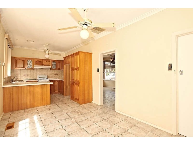 43 Huskisson Avenue, Lalor VIC 3075