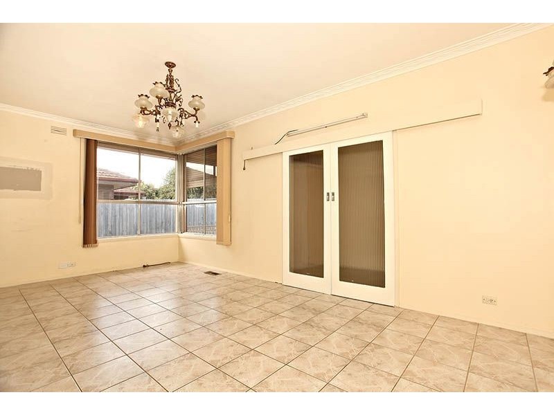 43 Huskisson Avenue, Lalor VIC 3075