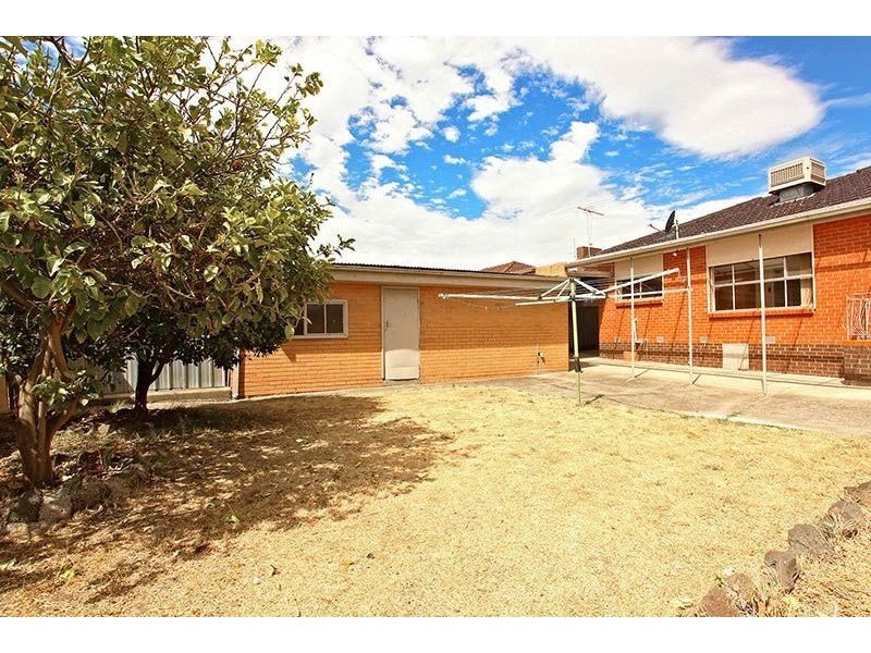 43 Huskisson Avenue, Lalor VIC 3075