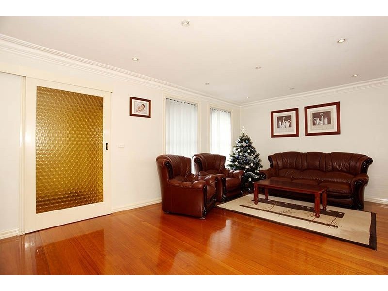 29 Karingal Way, Thomastown VIC 3074