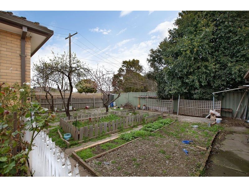 21 Mount View Road, Thomastown VIC 3074