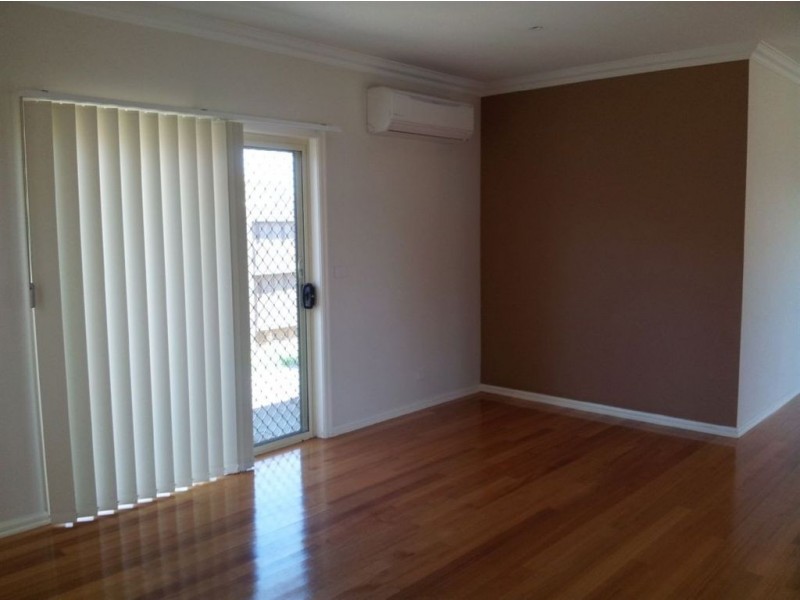 2/15 Highlands Road, Thomastown VIC 3074