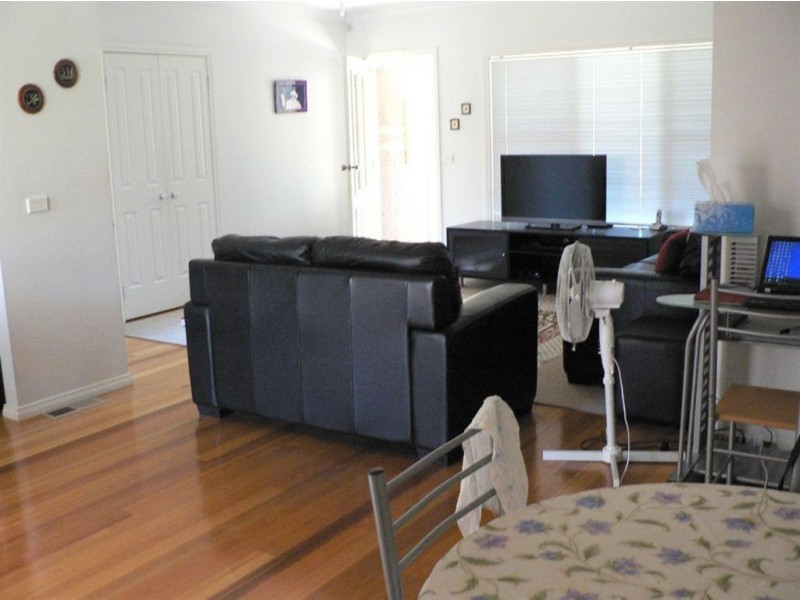 1/17 Barton Street, Reservoir VIC 3073